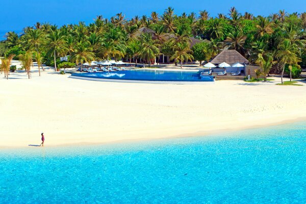 Blue lagoon on an island in the Maldives