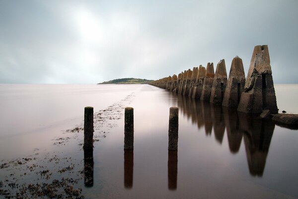 Reflection of the support in the quiet sea