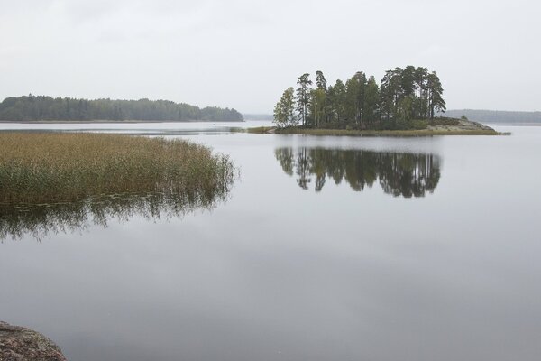 Die Natur Russlands ist ein See, eine Insel