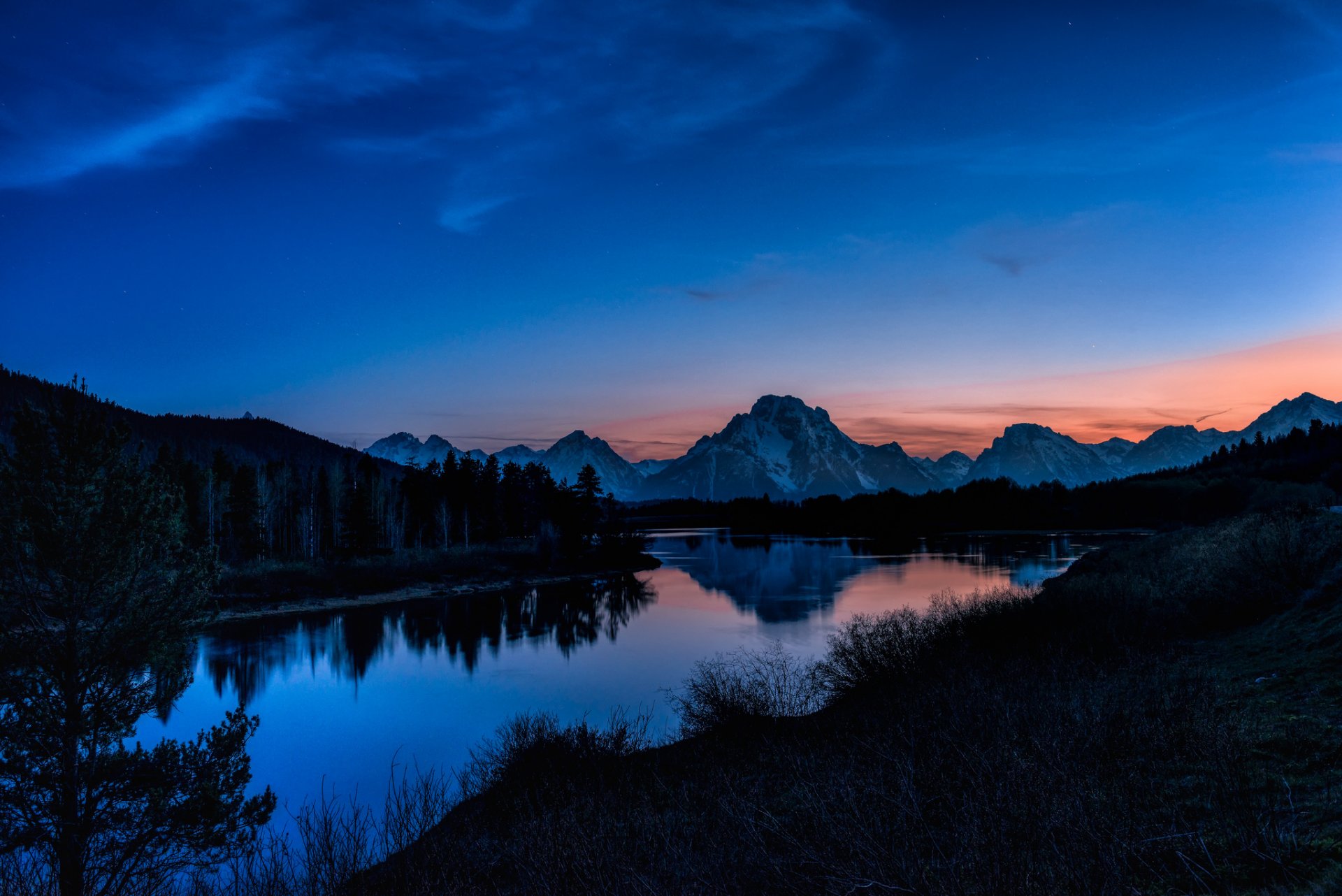 lago amanecer bosque montañas