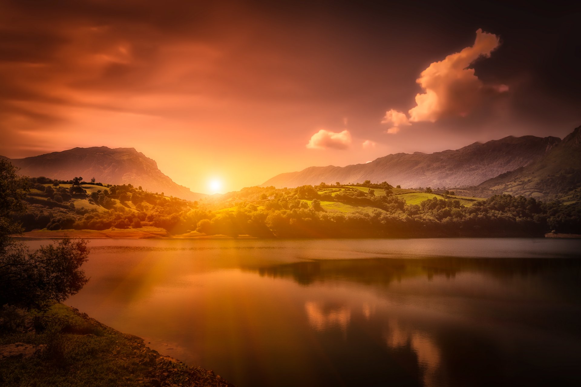 embalse de alfilorios asturias españa embalse puesta del sol montañas