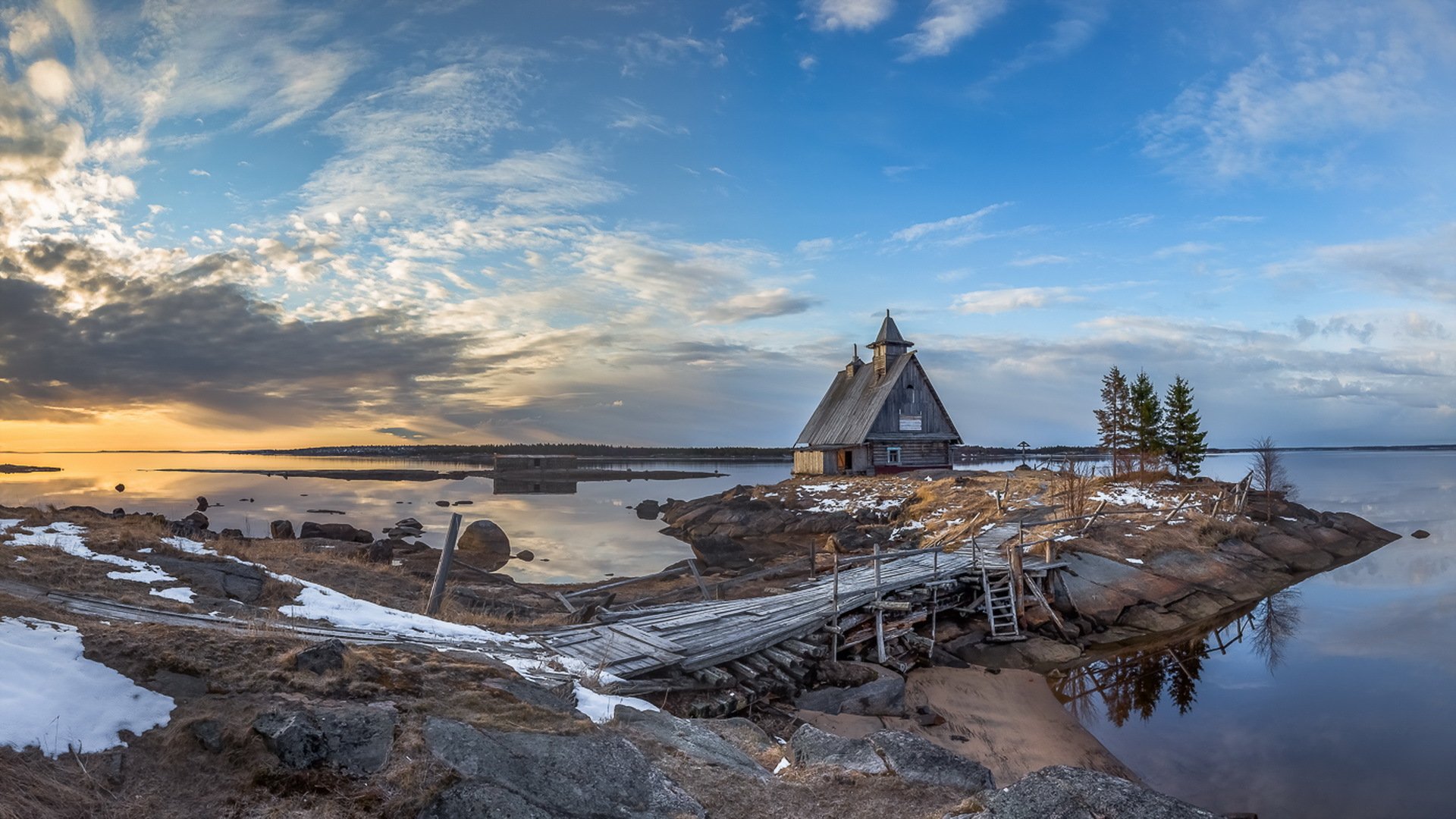 north river house landscape