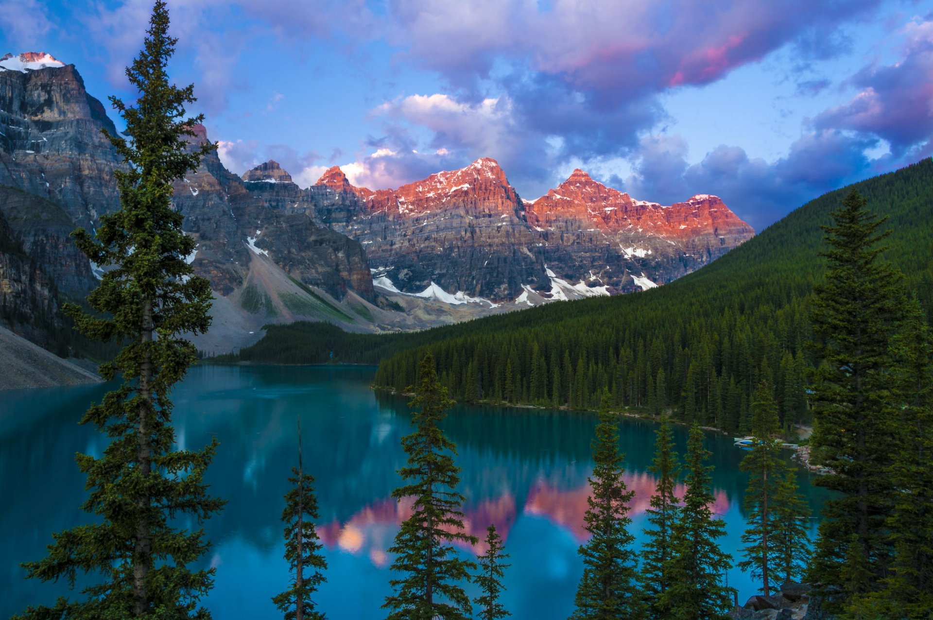 lago montagne natura foresta alberi canada