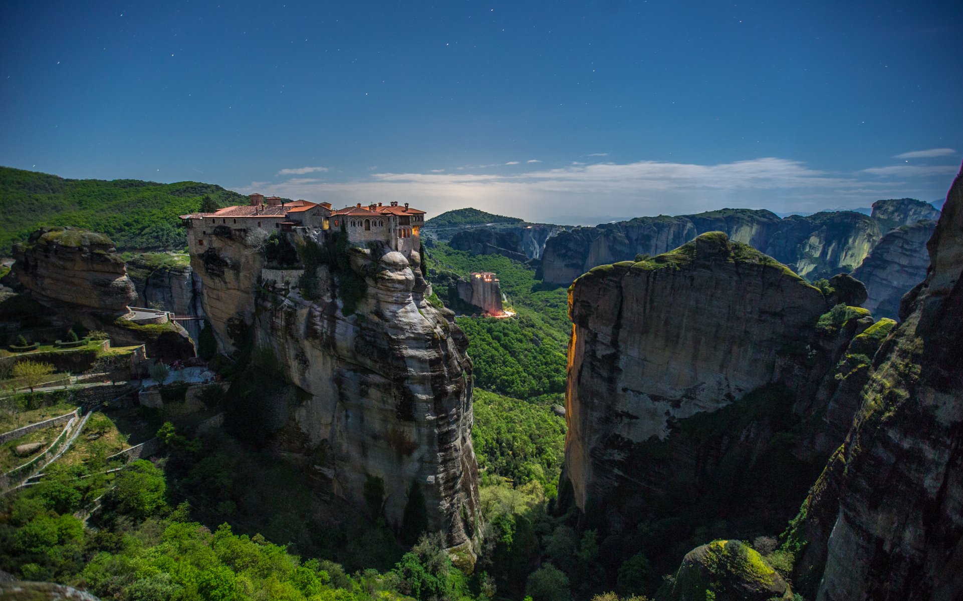 grecia meteoros montañas rocas árboles monasterio