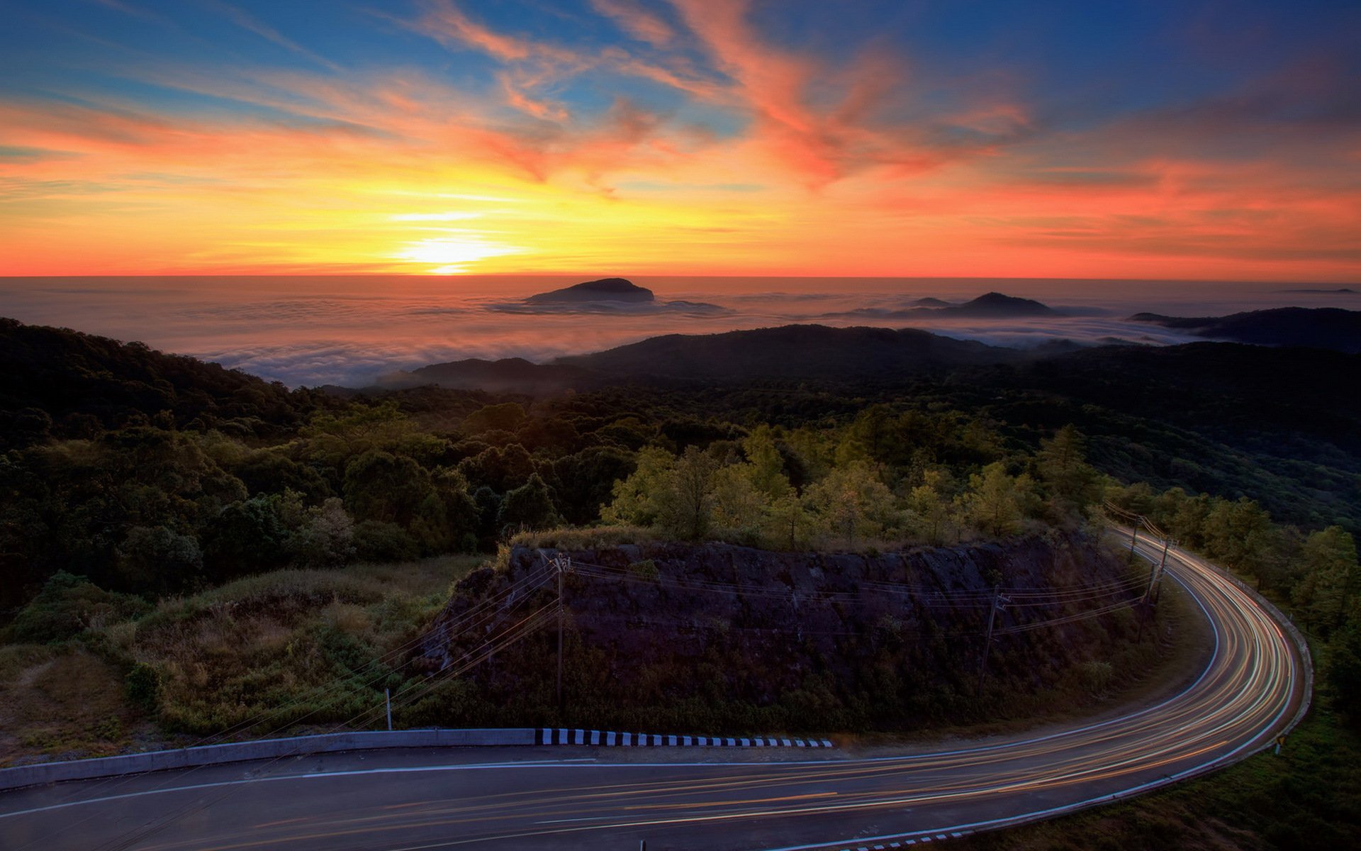 coucher de soleil route paysage