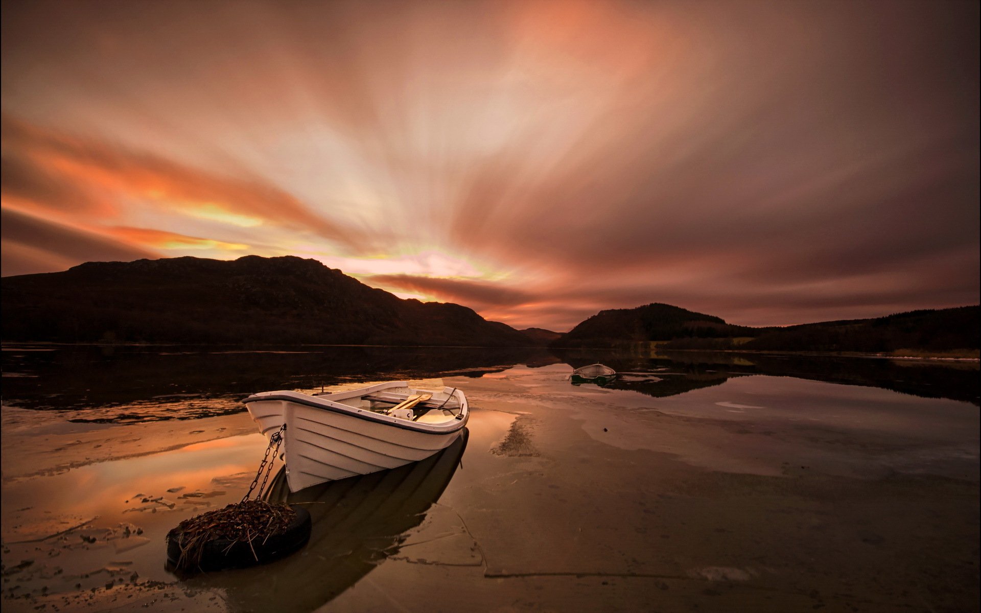 lago barca paesaggio