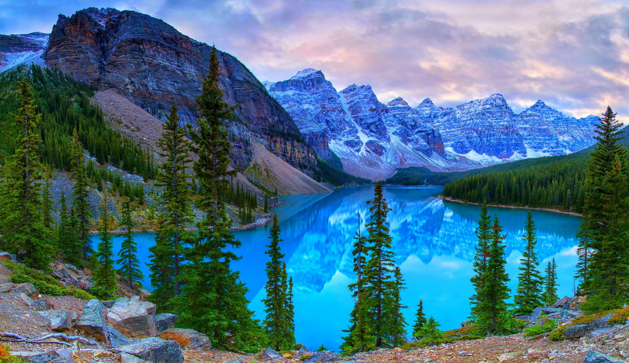 moraine parque nacional de banff canadá banff montañas rocas lago bosque piedras árboles