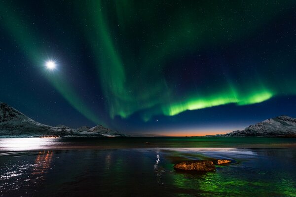 It is an enchanting state to see the northern lights reflected in the water