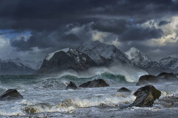 Sturm im Norwegischen Meer vor den Lofontänen-Inseln