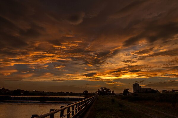 Orange Himmel bei Sonnenuntergang