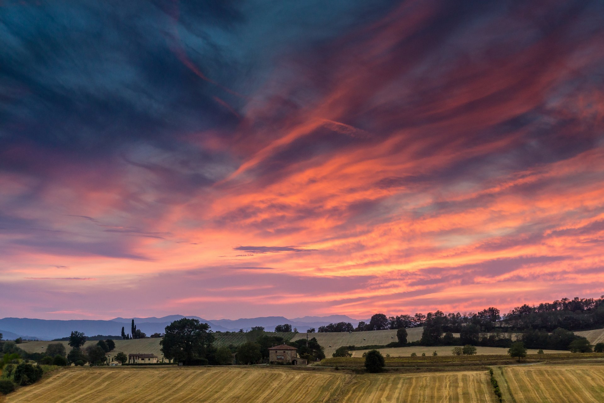 toskana sonnenuntergang italien feld