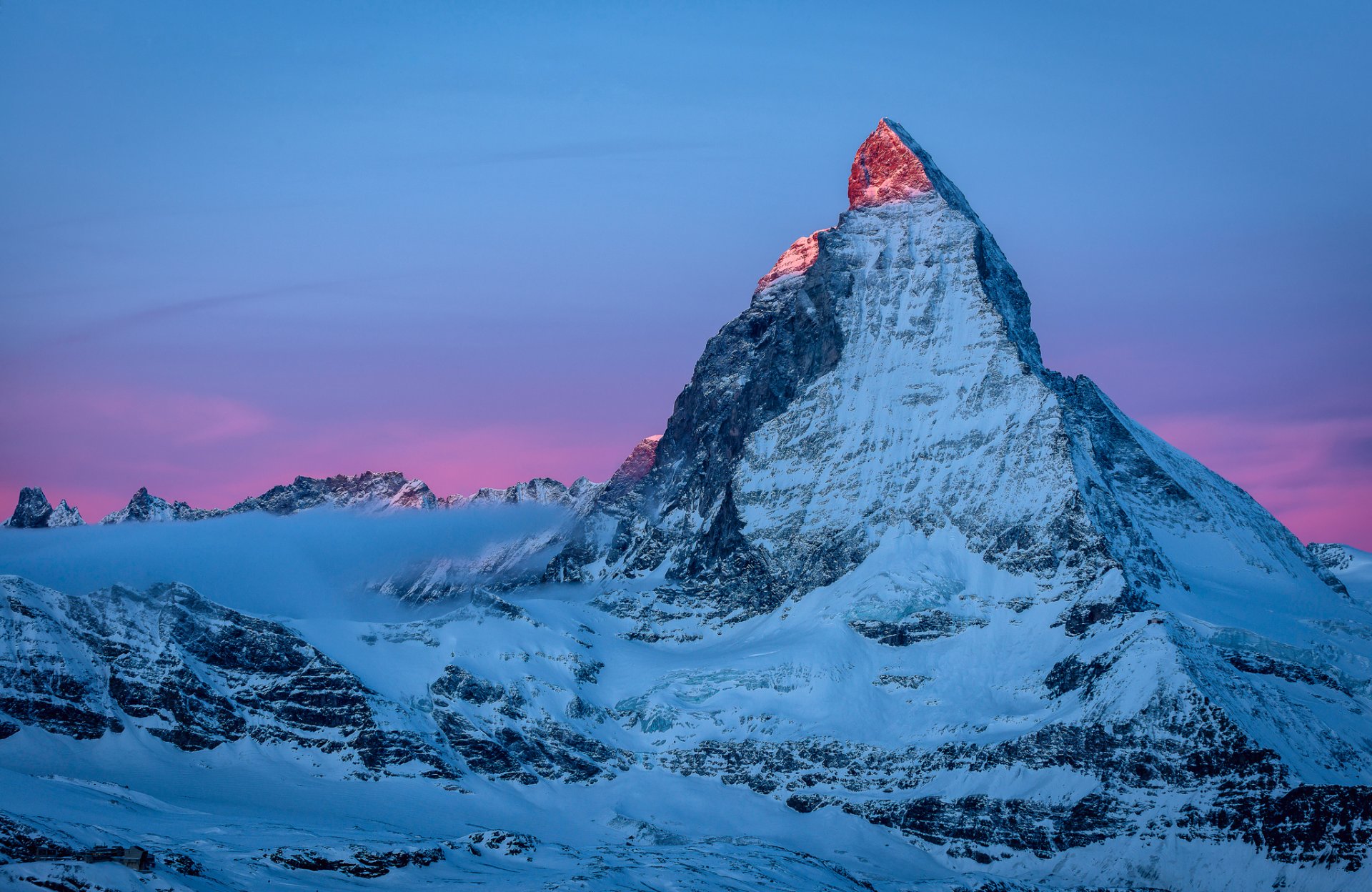 berge alpen berg matterhorn morgen erste strahlen schnee kälte licht himmel