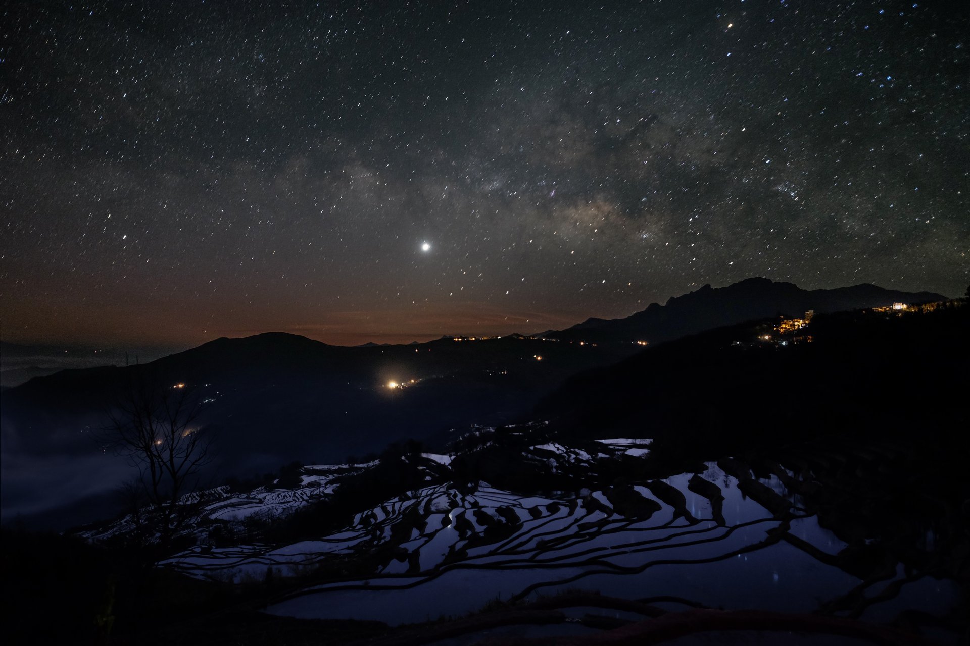 paisaje cielo estrellas noche montañas luz