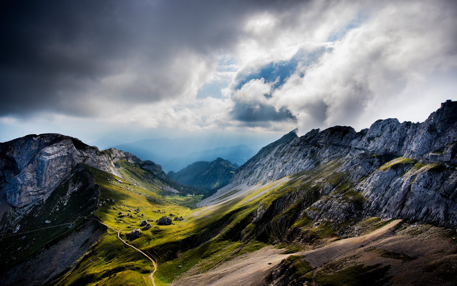 monte pilatus suiza montañas valle nubes