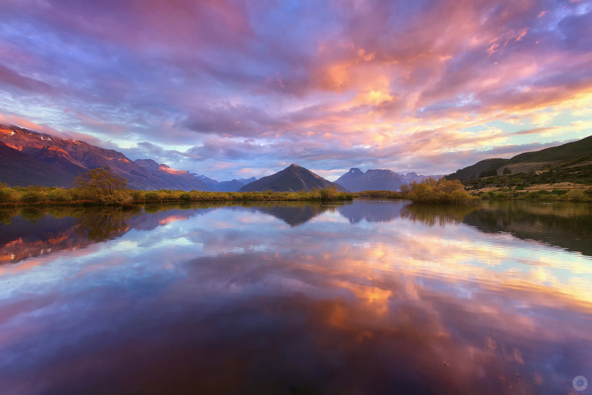 new zealand south island wakatipu lake mountain reflection sky cloud