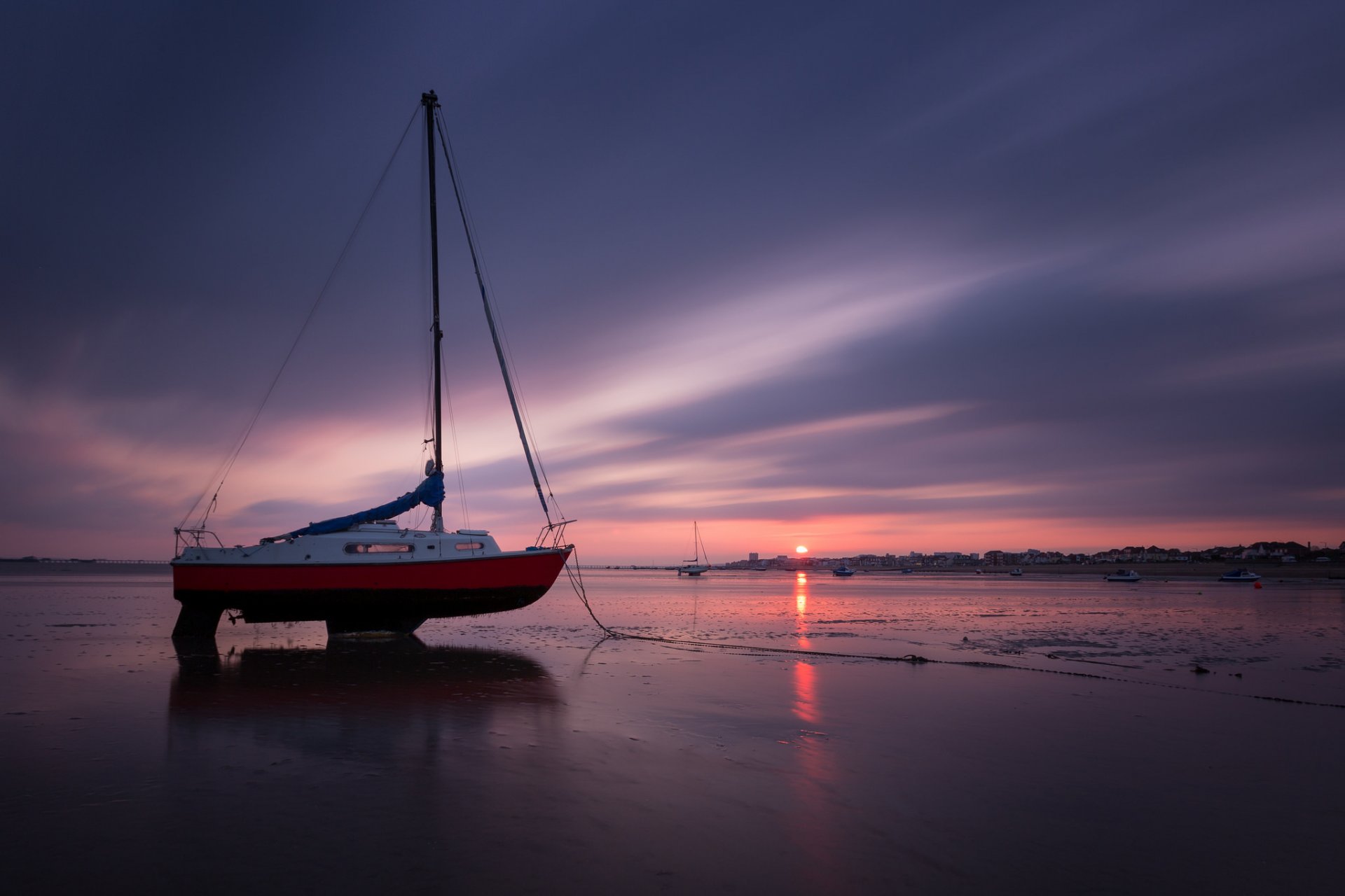 bateau mer côte soir coucher de soleil soleil ciel nuages horizon