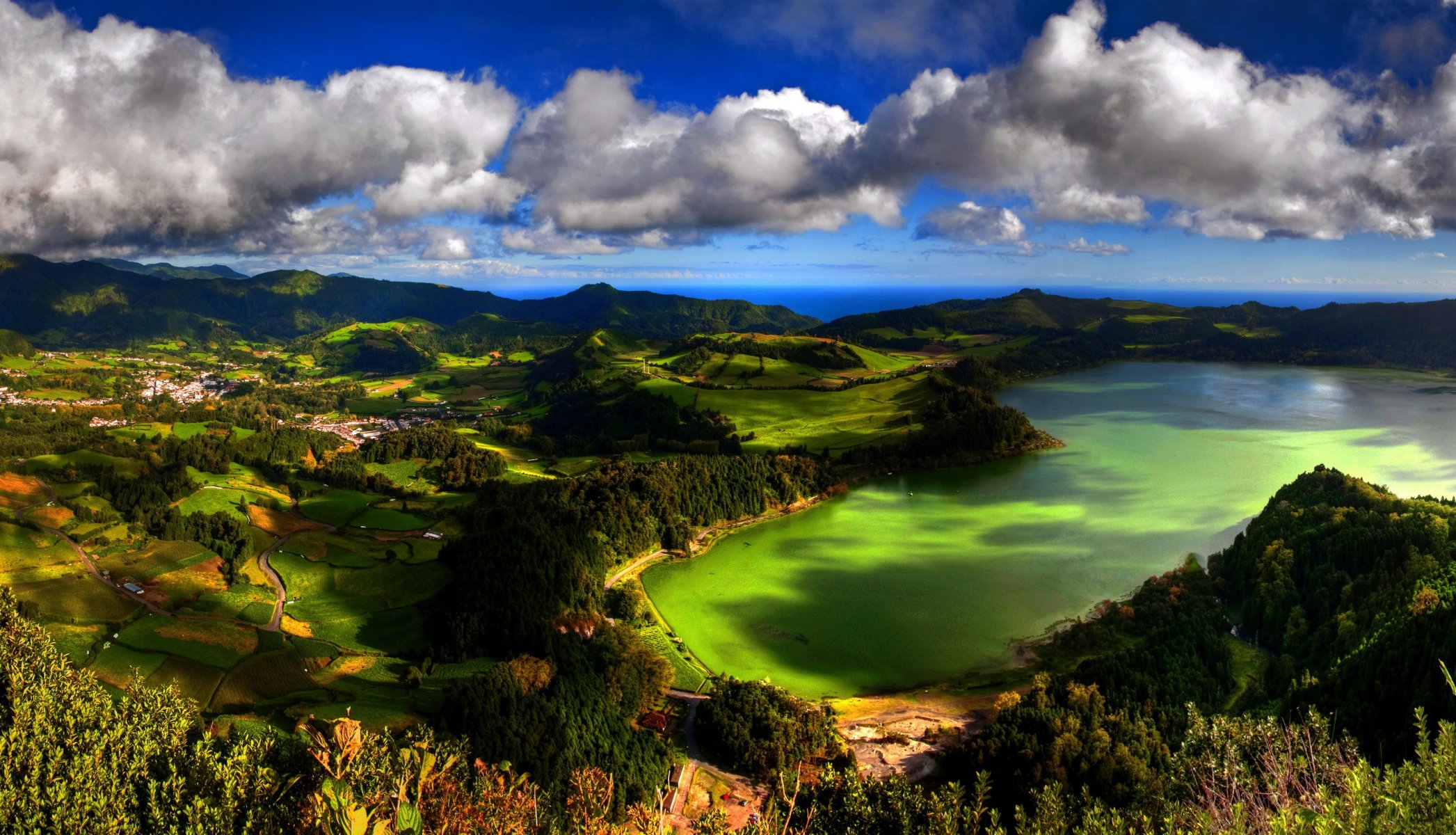 colinas prados campos vegetación hierba distancia horizonte cielo nubes belleza