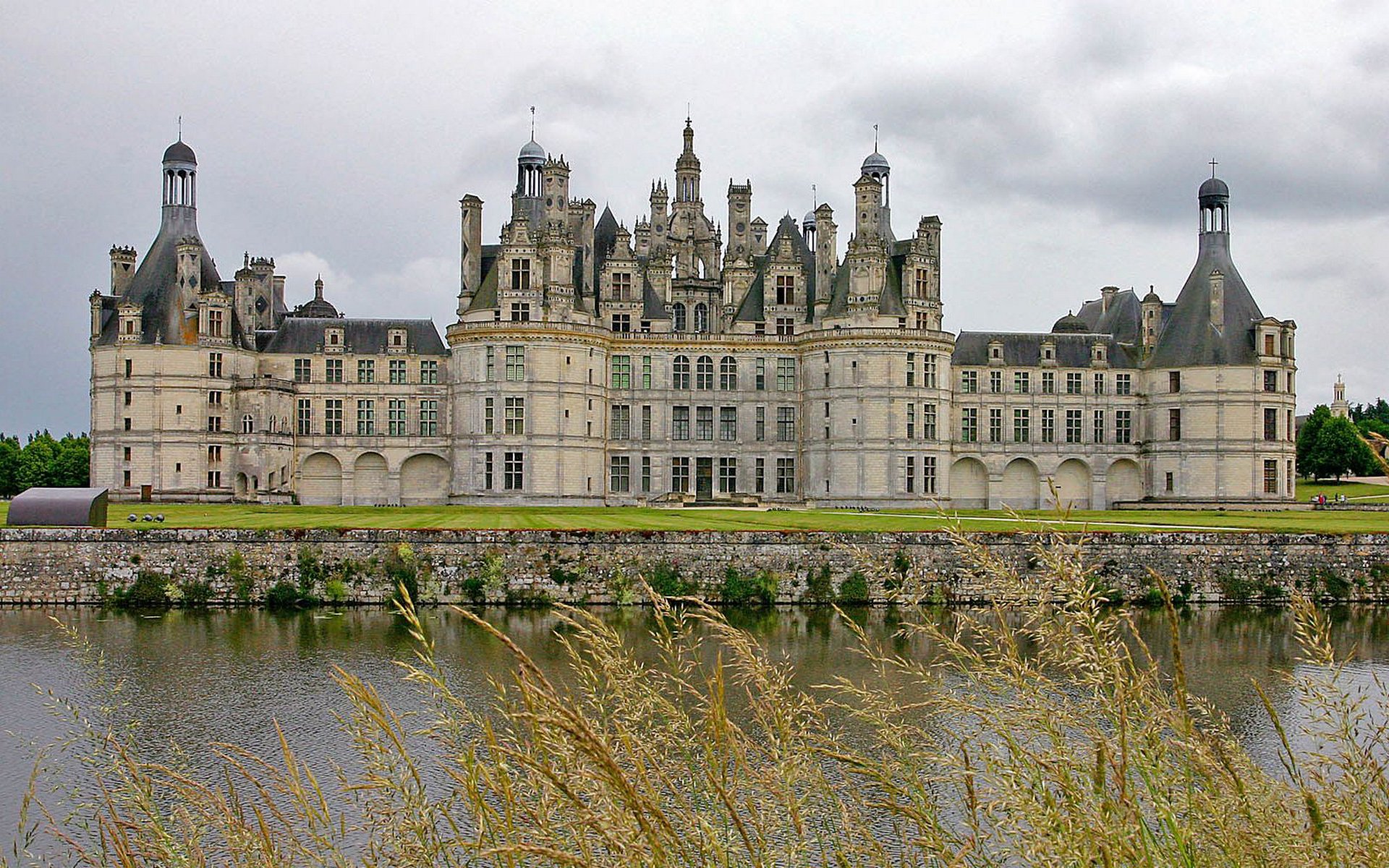 paisaje castillo de chambord cuerpo de agua