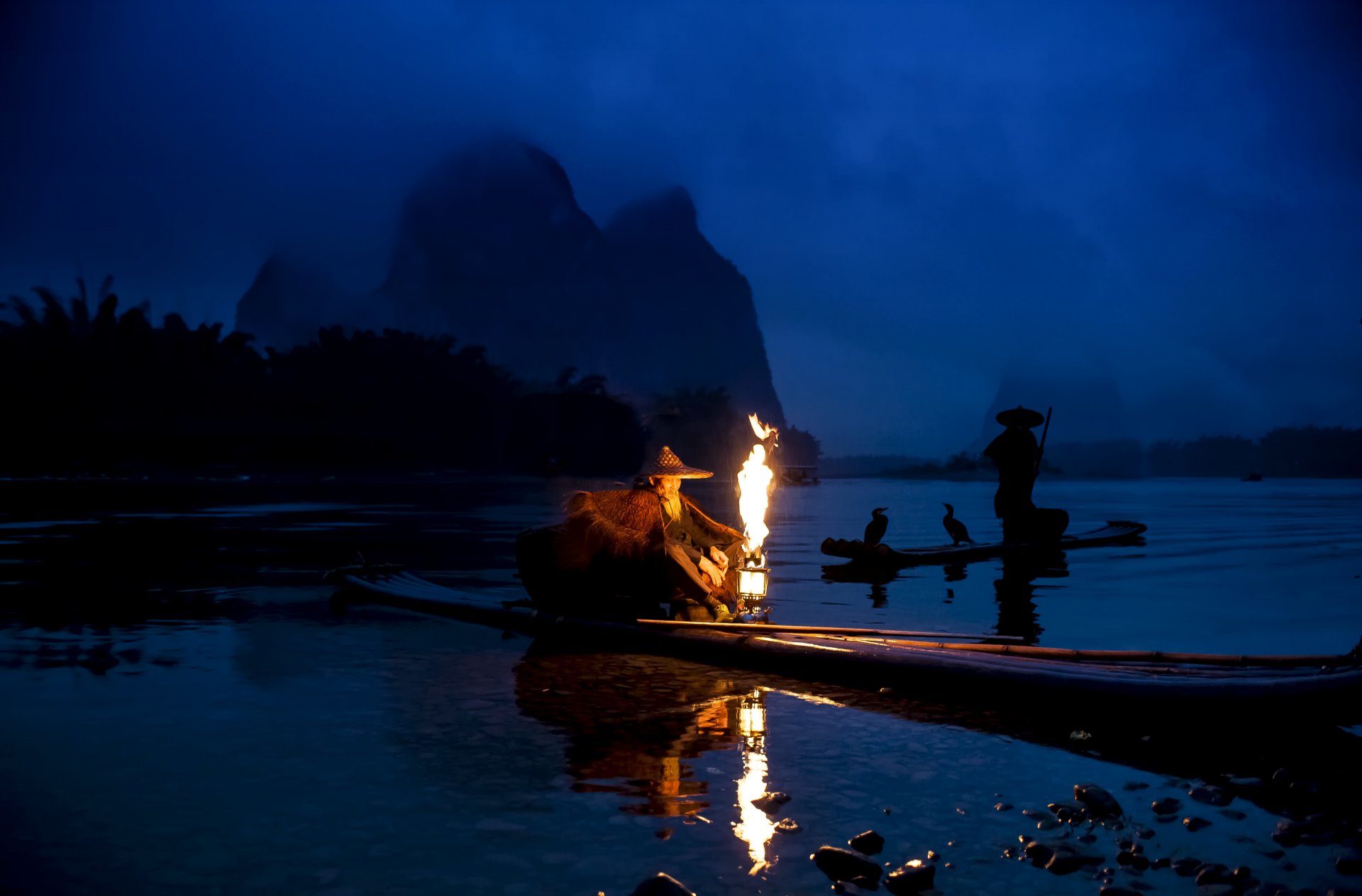 chine rivière yangtze nuit bateaux pêcheurs cormorans pêche