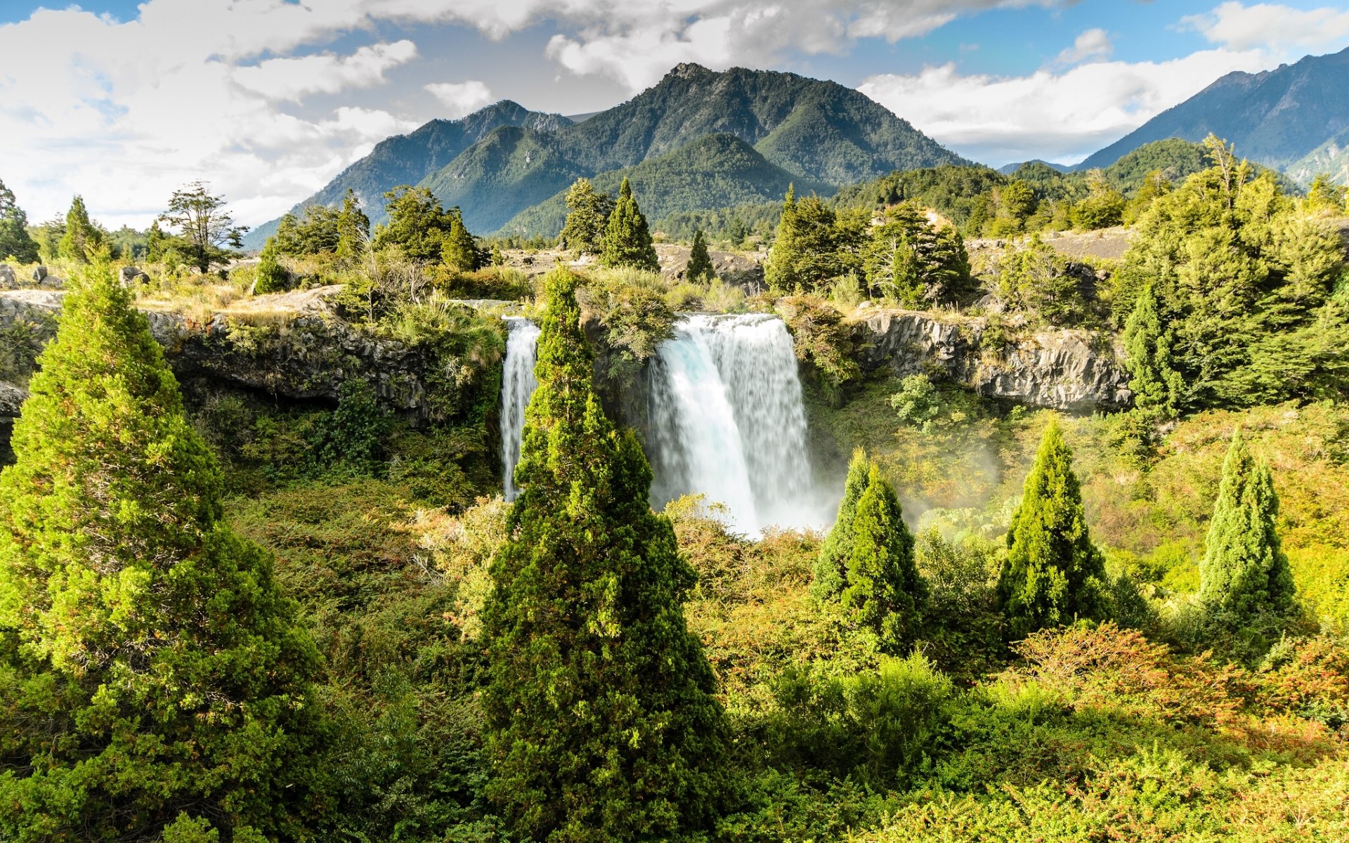 truful-truful falls conguillio national park chile conguillo national park truful-truful falls góry drzewa