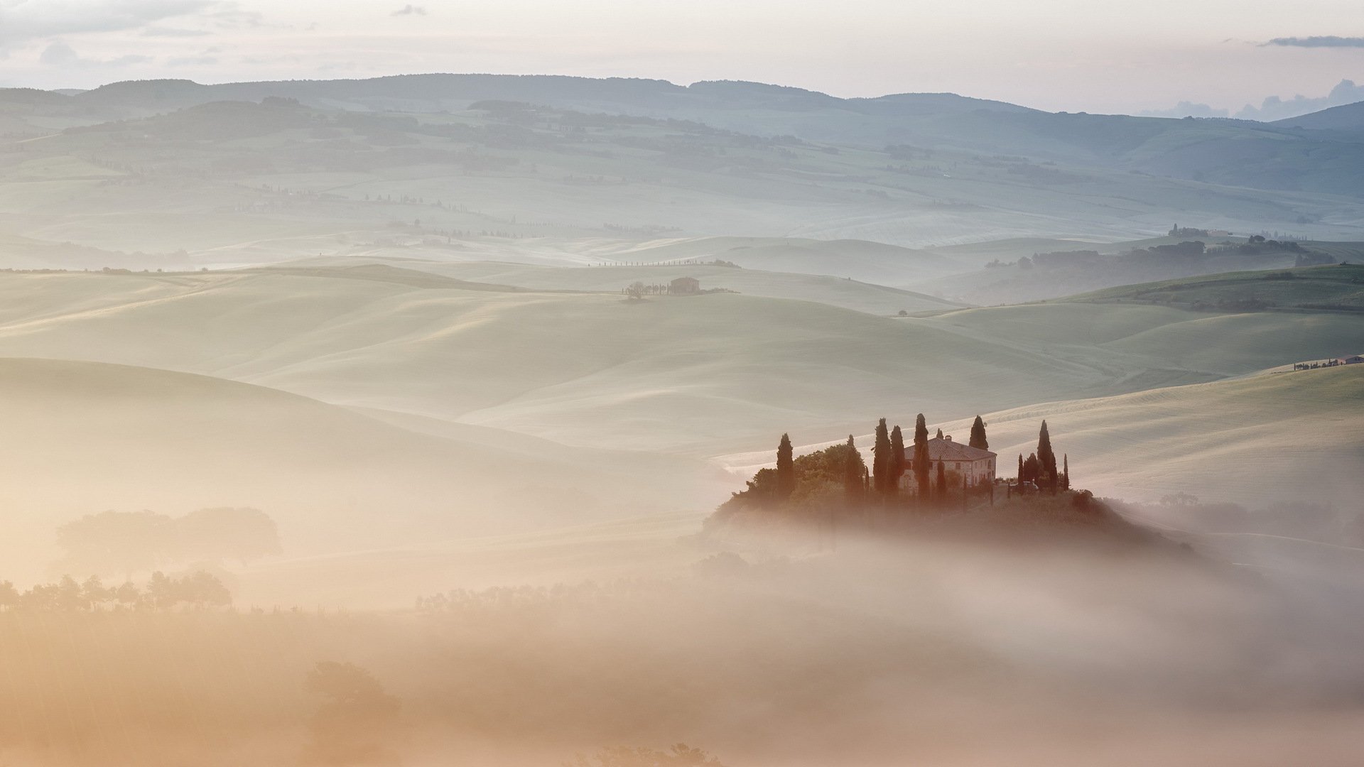 tuscany belvedere villa italy fog vs. mist