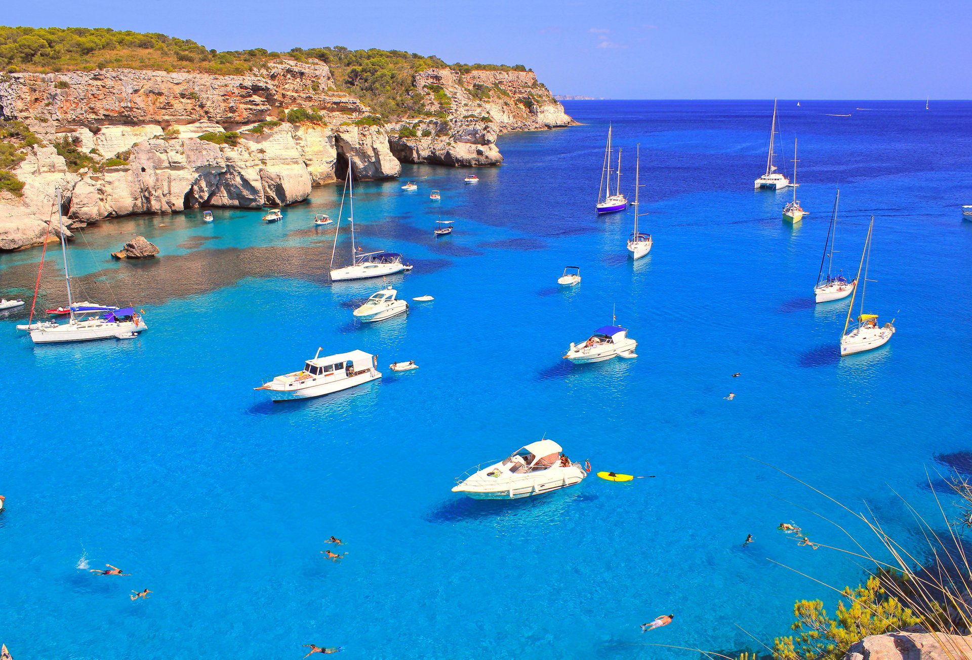 cielo mare baia baia yacht parcheggio persone rocce barca