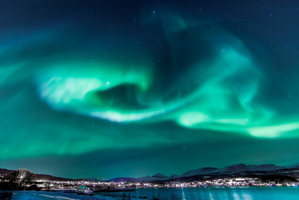 Northern Lights of Norwegia jest piękny