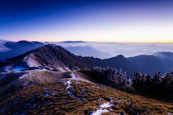 An der Spitze einer Berglandschaft