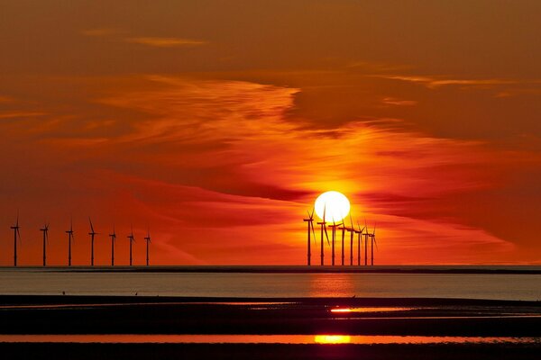 Tramonto rosso nel mare