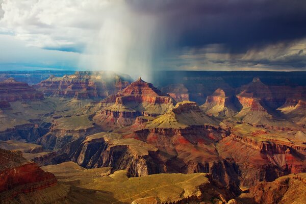 Rain in Grand Canyon Park