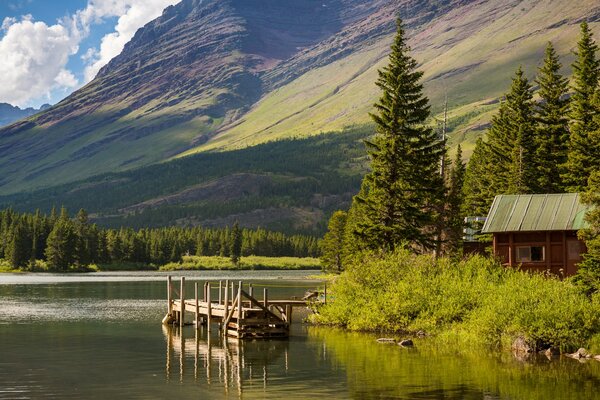 Randonnée sur le lac dans le parc National des glaciers