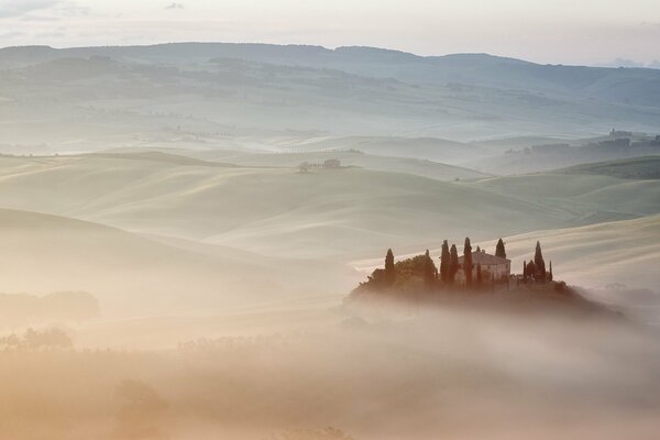 Italie beau paysage avec château