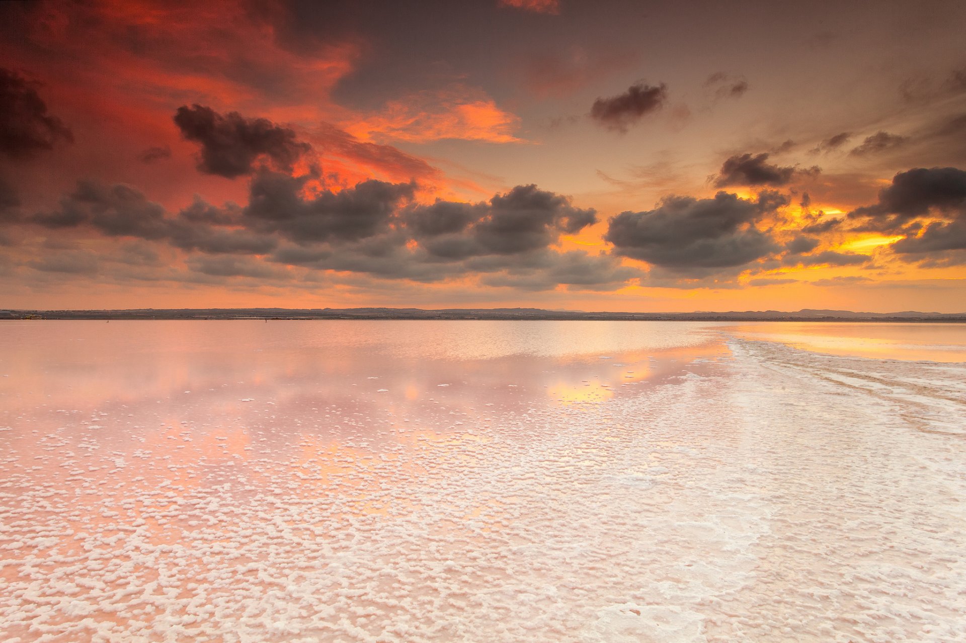 spagna valencia salinas de torrevieja alba cielo nuvole