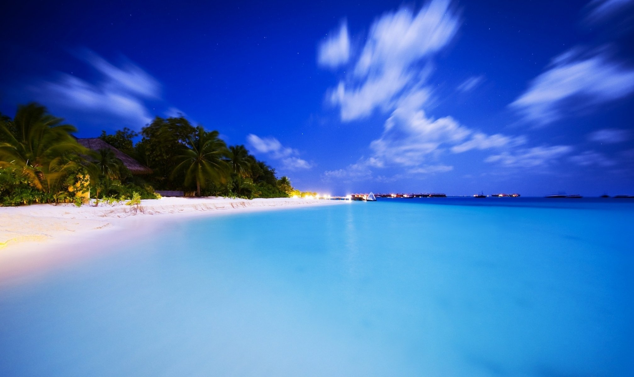 soirée palmiers plage océan néotropical aitutaki évasion