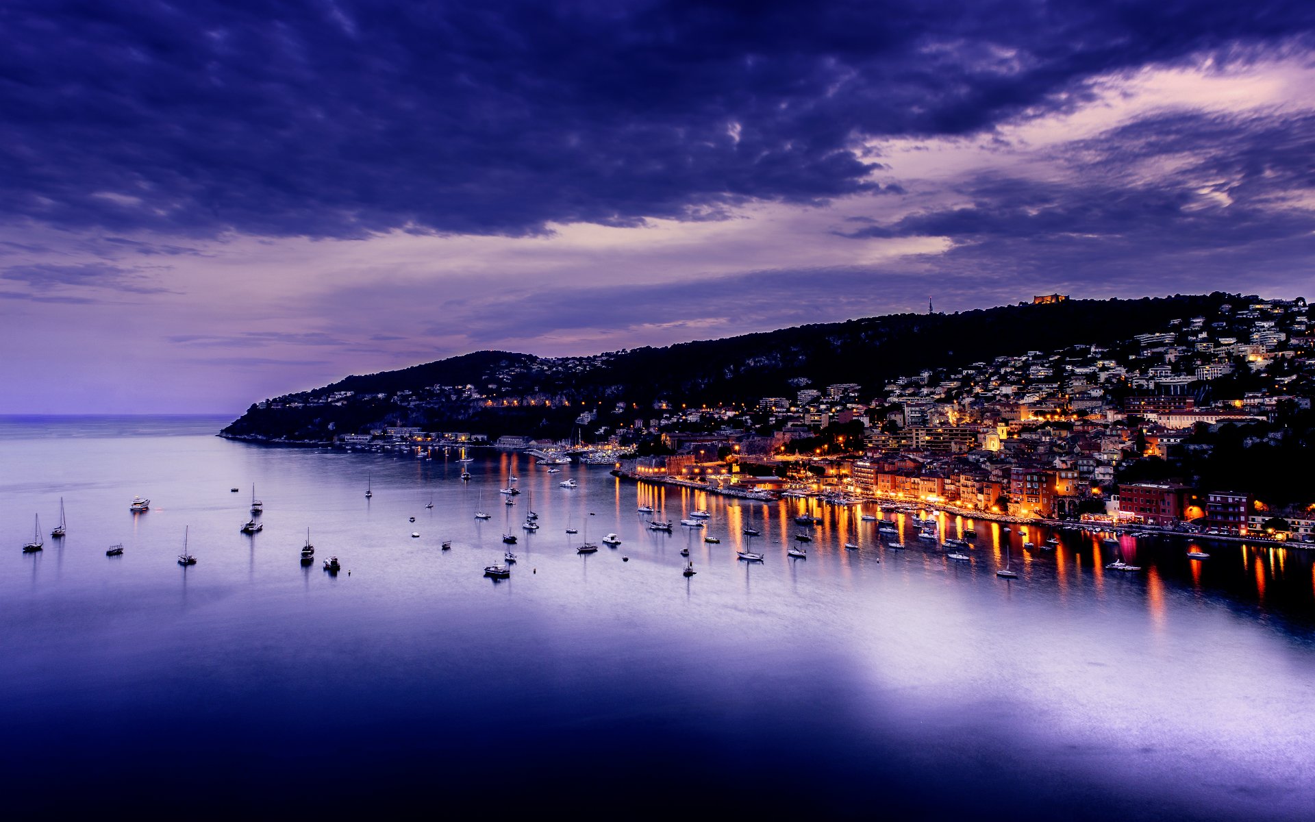 villefranche francia noche costa azul mar ciudad luces crepúsculo cielo nubes