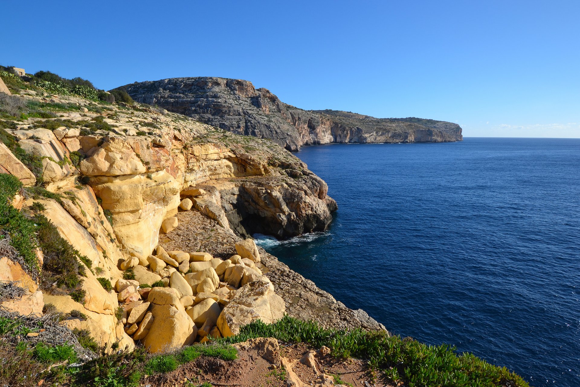 mare riva rocce paesaggio