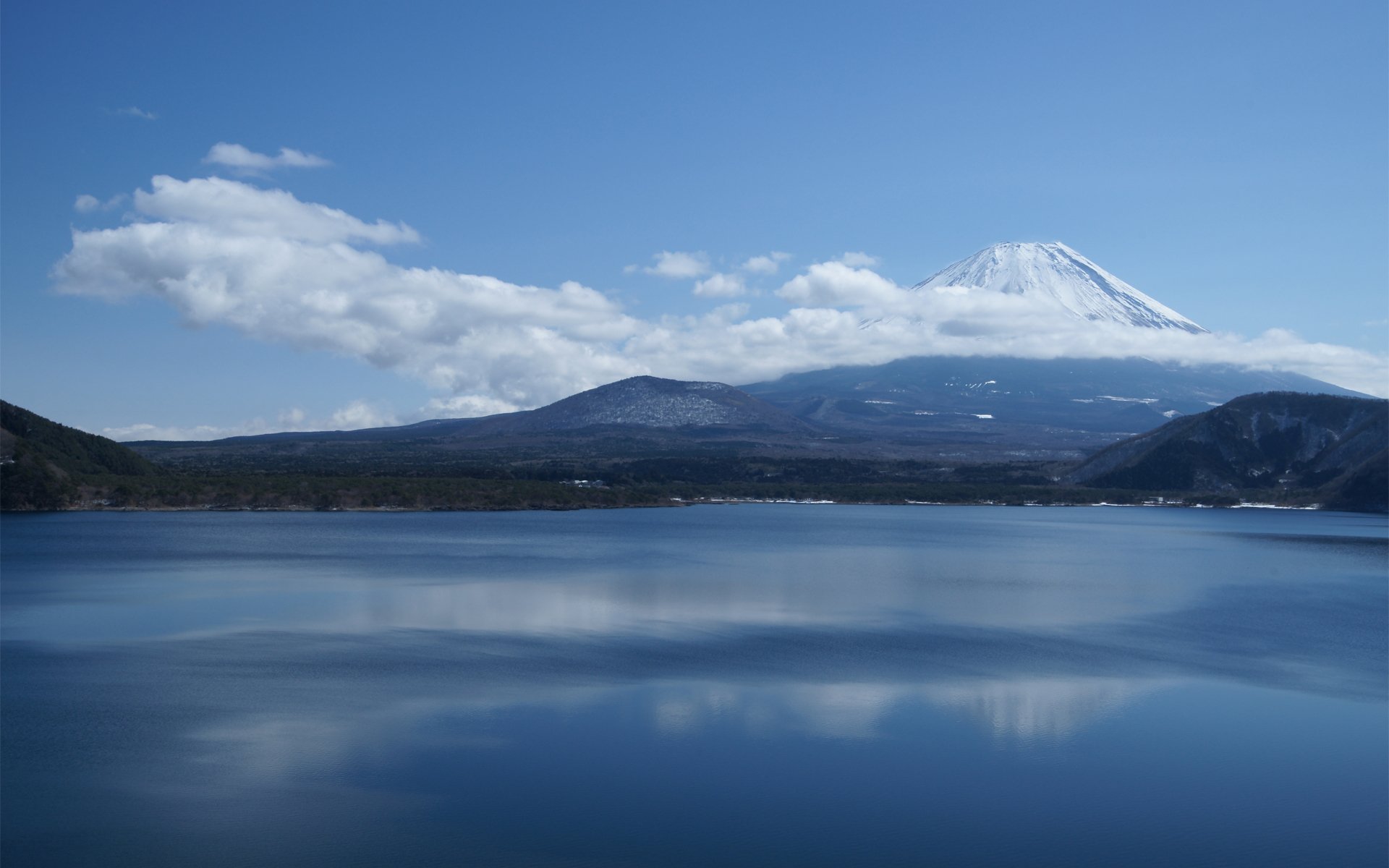 fujiyama montaña japón lago nubes pico cumbre nieve