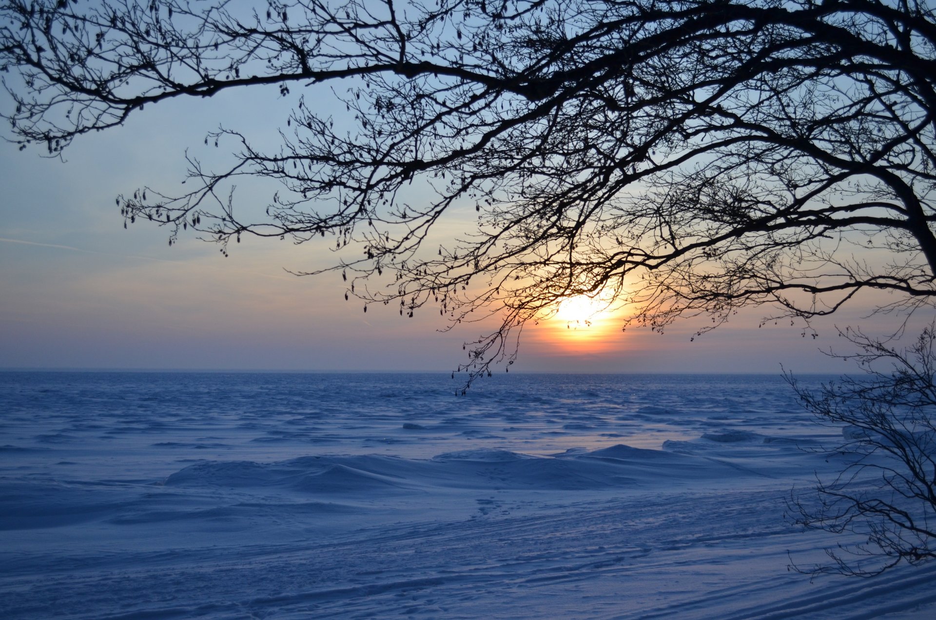 hiver dérives neige coucher de soleil baie soir