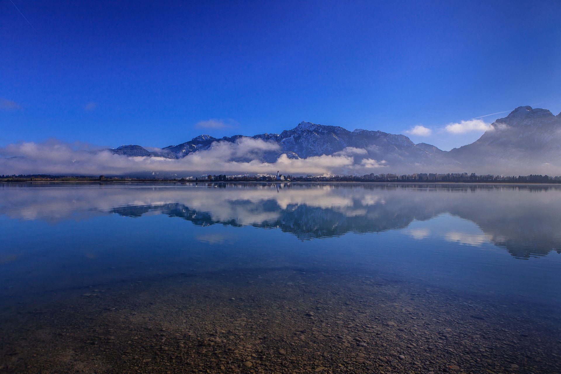 lago forgensee baviera alemania alpes lago forgensee montañas reflexión