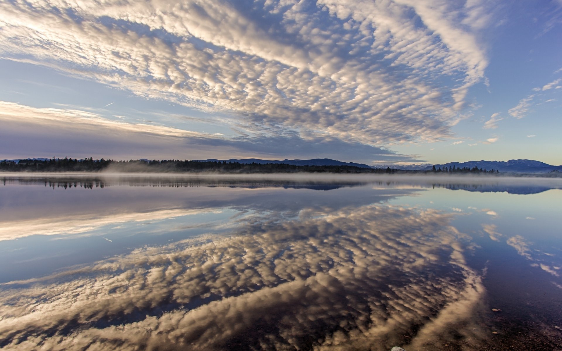 lac kirchsee bavière allemagne nuages réflexion