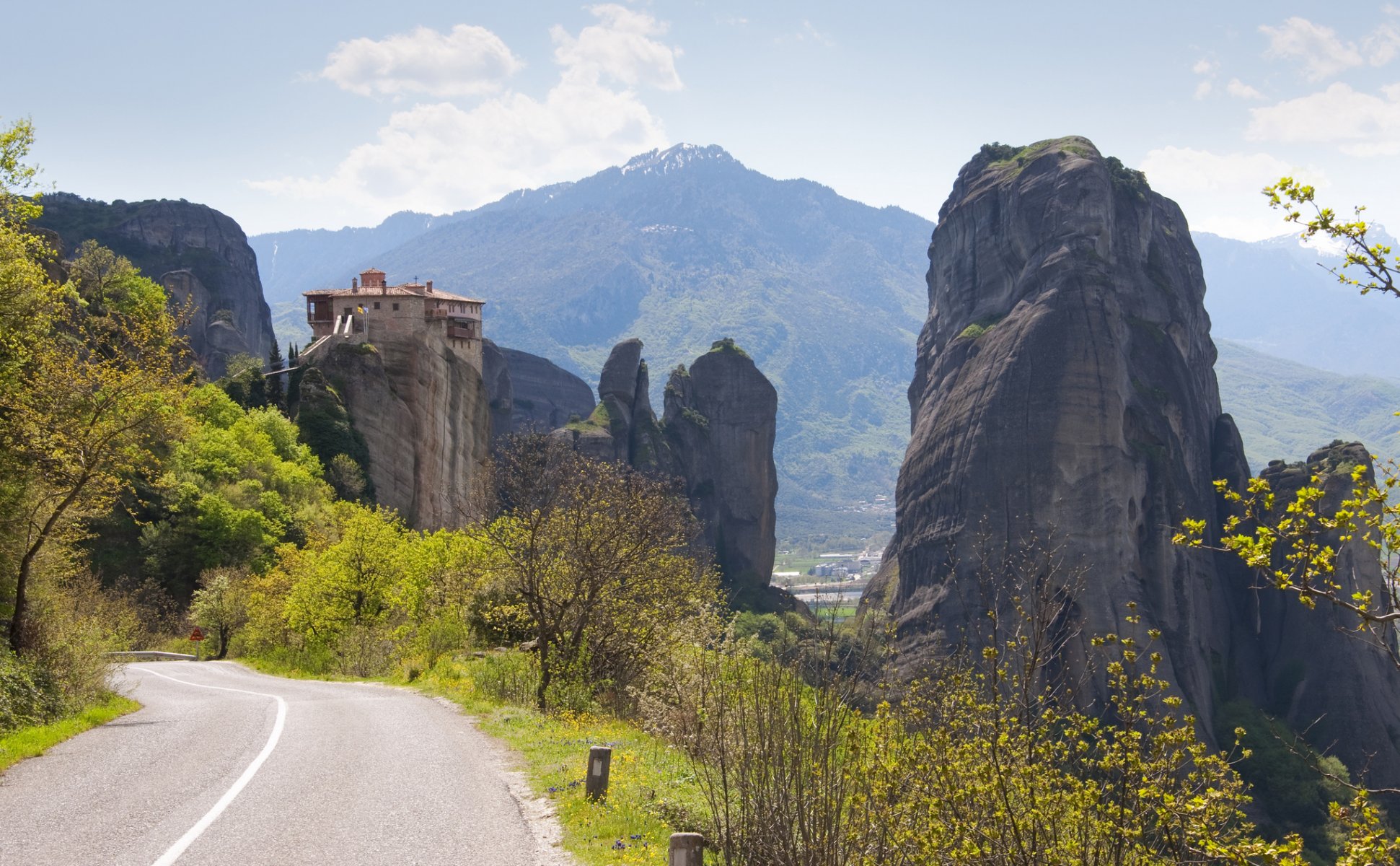 grecia meteoros montañas carretera