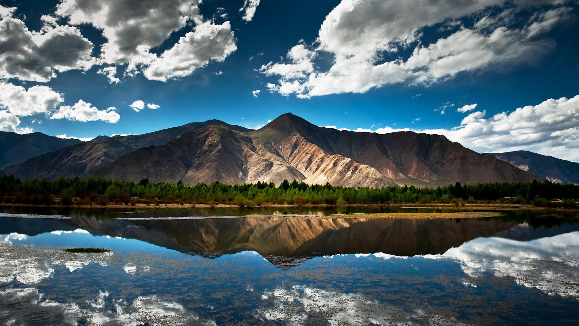 verano lago montañas bosque costa cielo nubes reflexión paisaje naturaleza