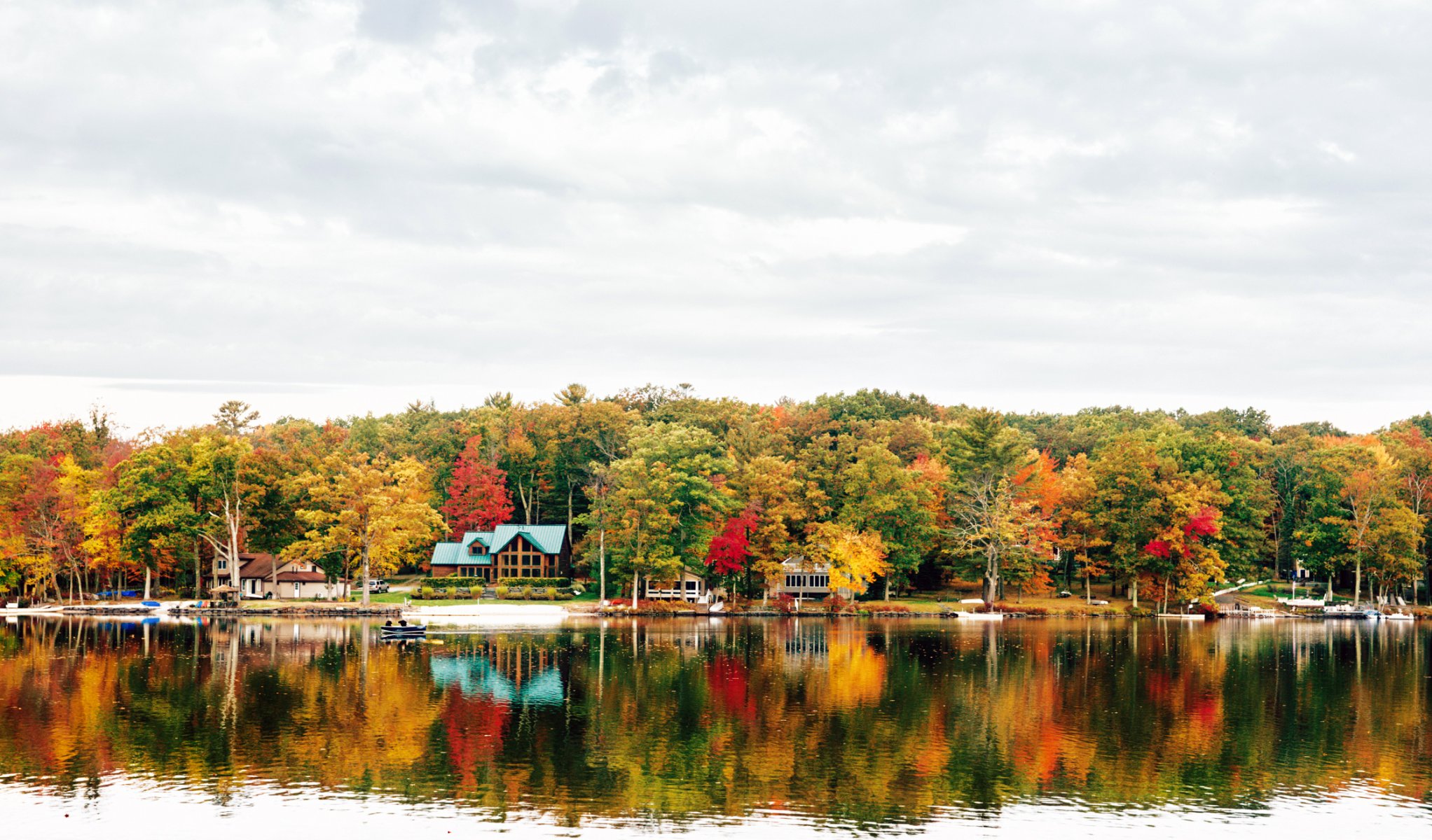 нью-йорк teedyuskung pocono горы природа горы озеро лодки берег домики осень