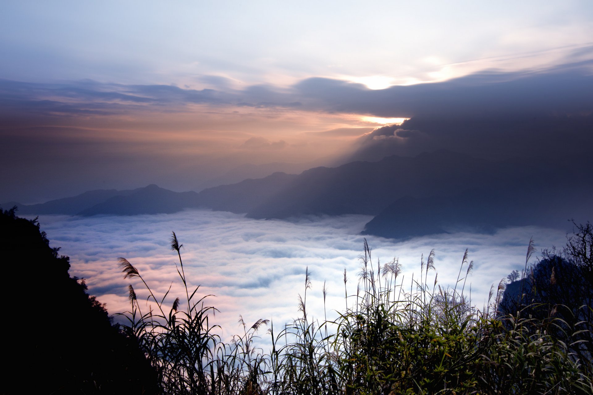 taiwan berge nebel dunst himmel wolken höhe abend sonnenuntergang sonnenlicht