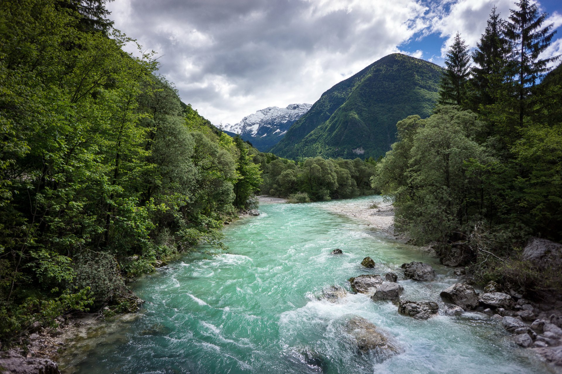 slovenia parco nazionale triglav montagne foresta fiume