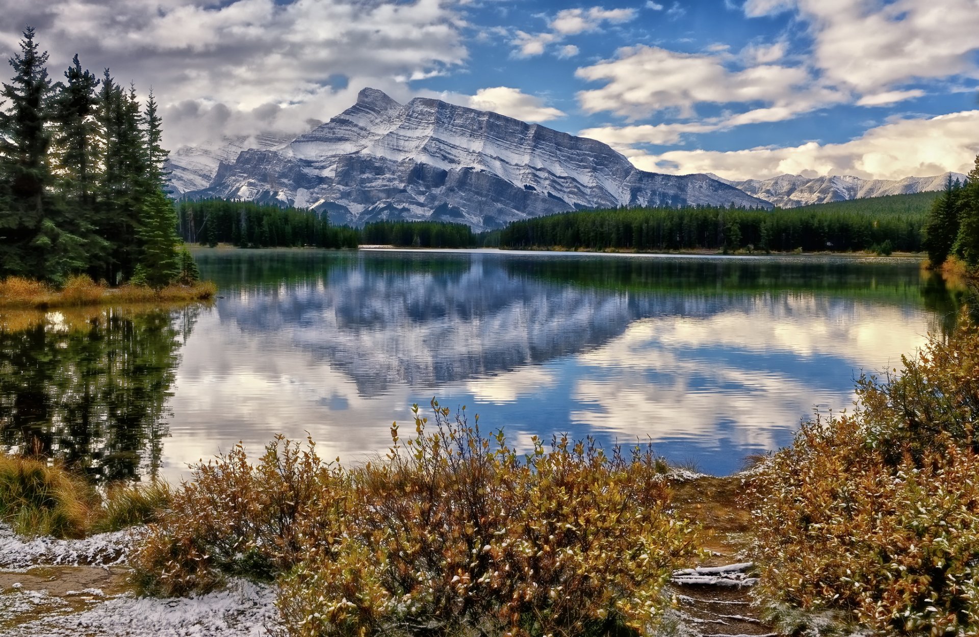 mount rundle banff national park canada banff lake mountain