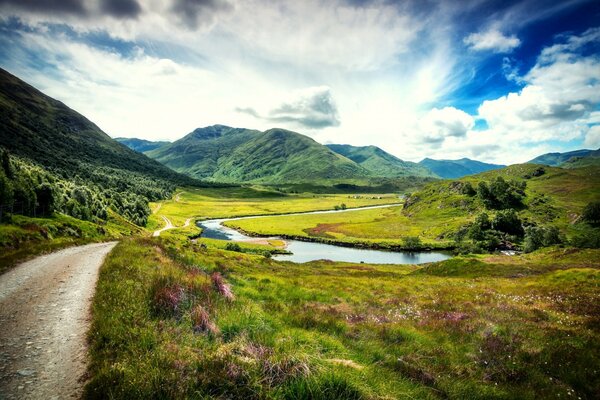Natur Schottlands: Unglaubliches Grün, Berge, Seen