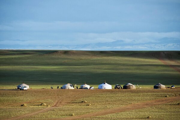 Yourtes dans la steppe mongole