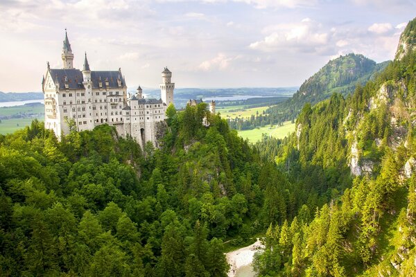 Castello della Germania nella foresta