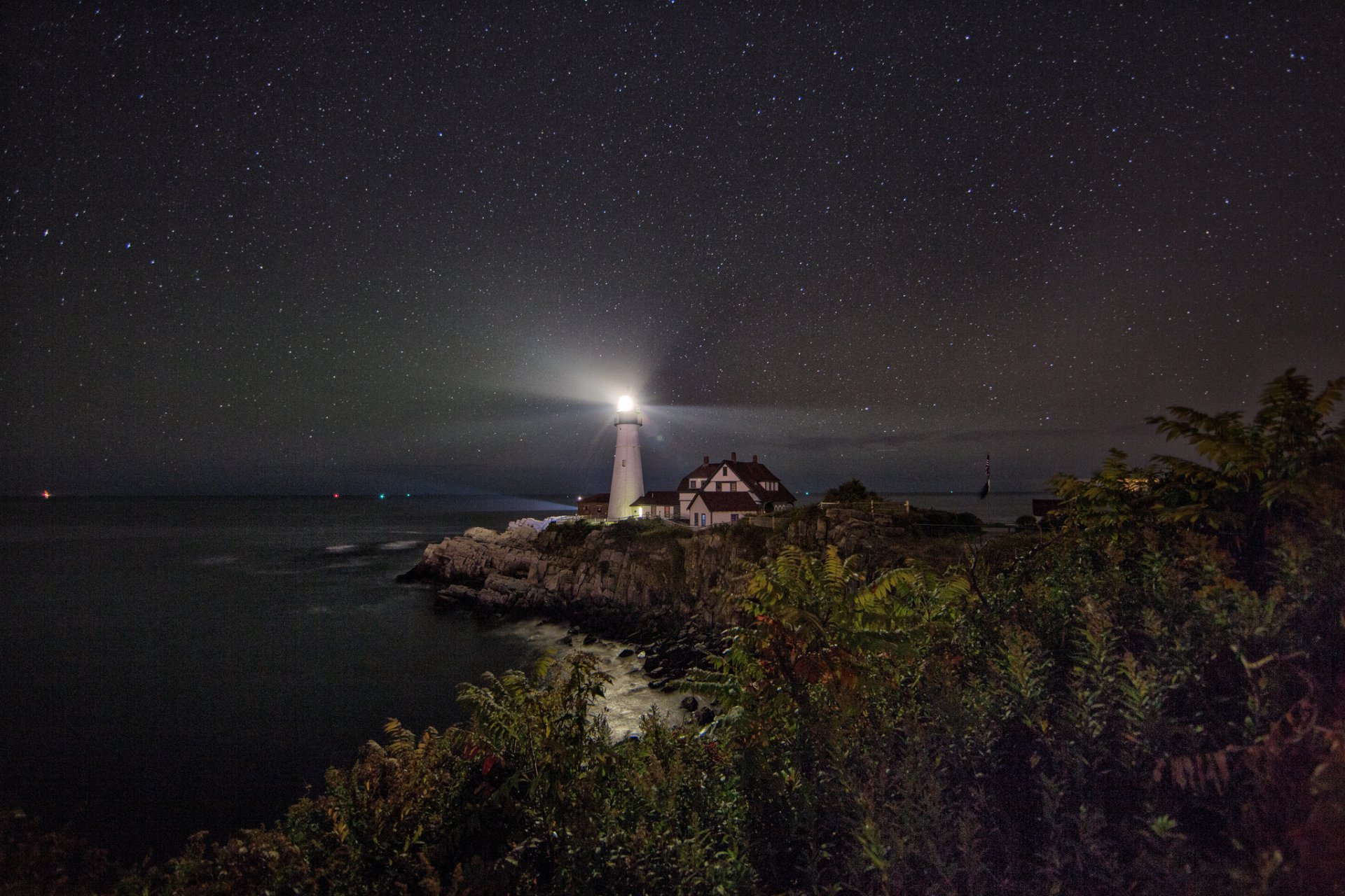 mare notte faro stelle